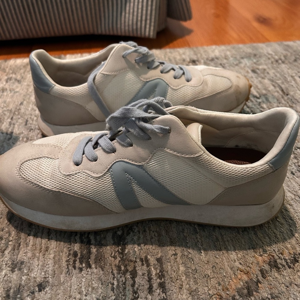 MIA Sneakers
